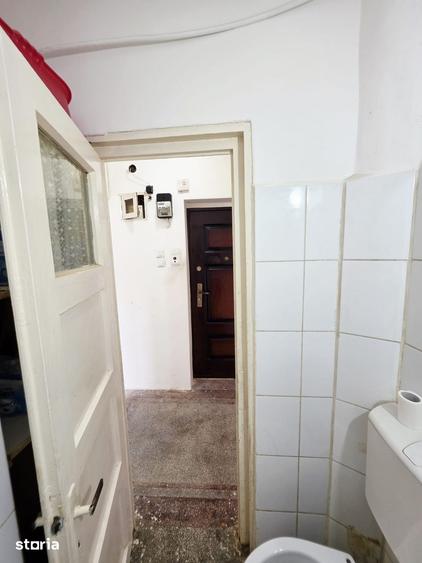 Garsonieră decomandată în Sud