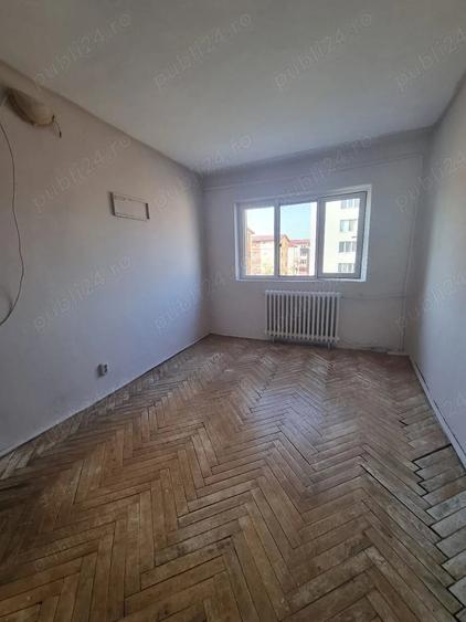 Apartament cu 2 camere semidecomandat în Dâmbovița