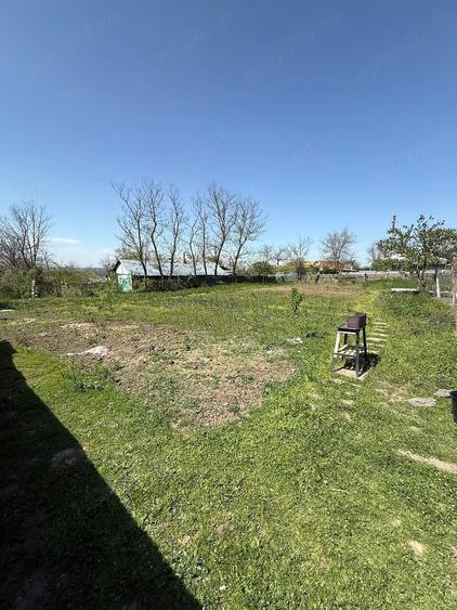 Casă cu Teren 1510 Mp în Băleni
