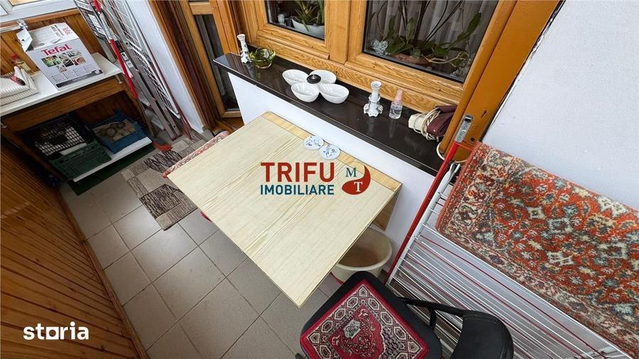 Apartament cu 3 camere semidecomandat în Cetate