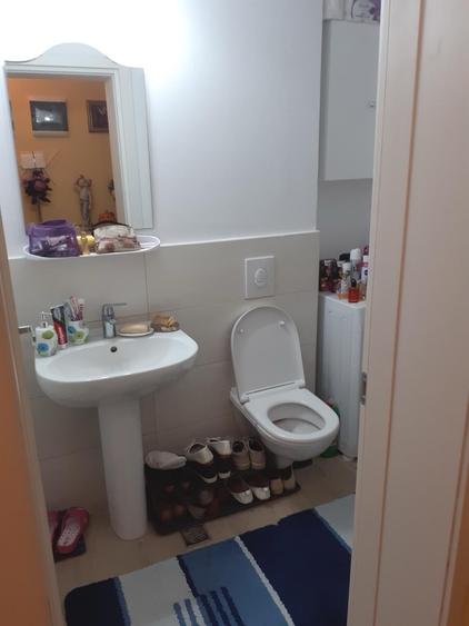 Apartament cu 3 camere semidecomandat, mobilat în Ferdinand