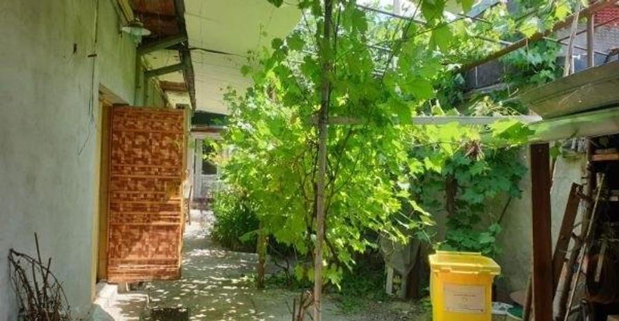zona Liceu Balcescu Casa caramida+boltari cu teren=158 mp, Deschidere 8,8m - 16