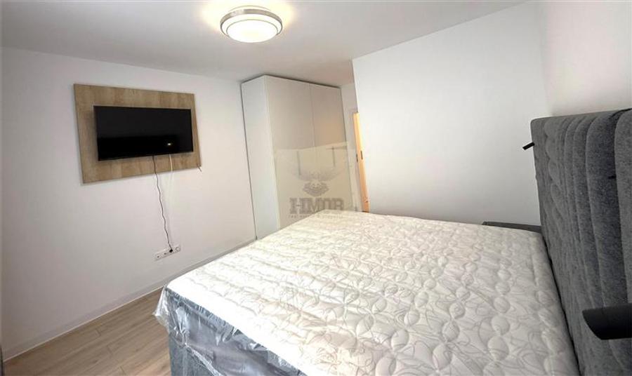Apartament cu 3 camere decomandat în Exterior Est