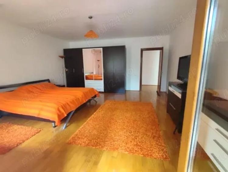 Casă cu 5 camere cu Teren 500 Mp în Central
