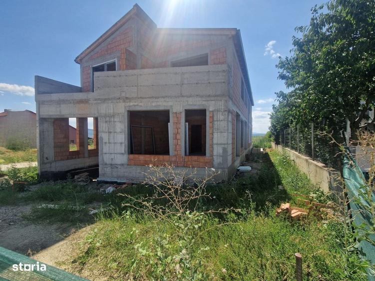 Casă cu 4 camere în Central
