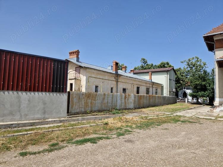 Spațiu comercial, de 900 mp, în Central