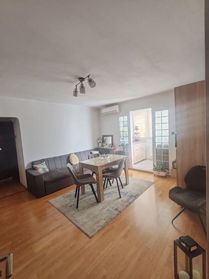 Apartament cu 2 camere decomandat în Rogerius