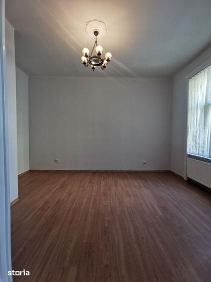 Spațiu comercial, de 80 mp, în Mărăști