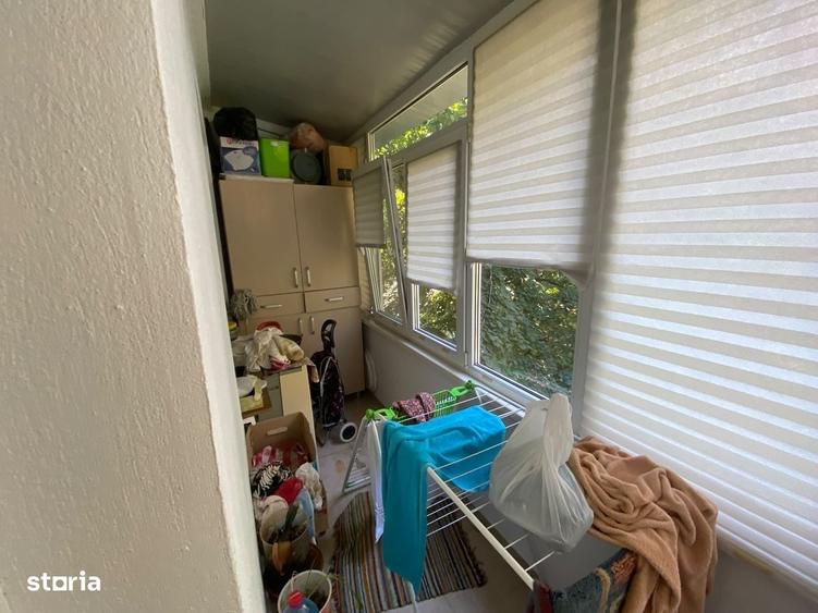 Apartament cu 3 camere semidecomandat în Vatra Luminoasă