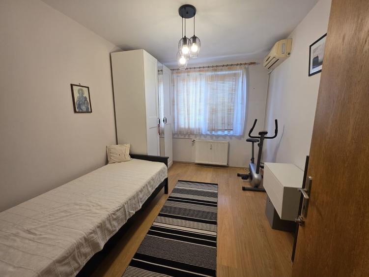 Apartament cu 3 camere decomandat în 1 Decembrie 1918