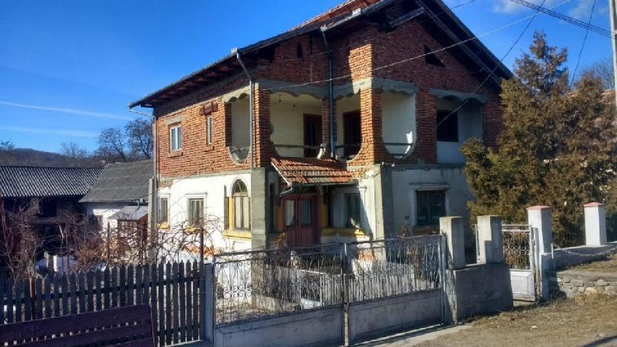 Casă individuală cu 3 camere cu Teren 354 Mp în Corbi
