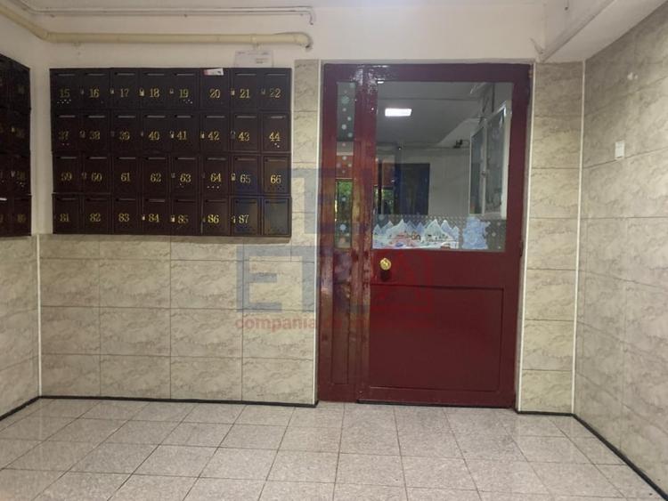 Apartament cu 2 camere semidecomandat, mobilat în Berceni