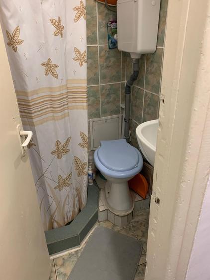 Garsonieră decomandată în Est