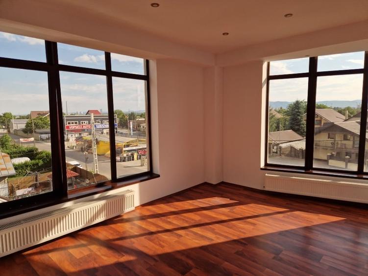 Birou, de 270 mp, în Letea Veche