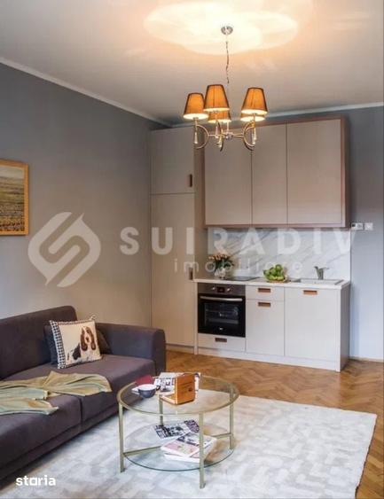 Apartament cu 3 camere semidecomandat în Central