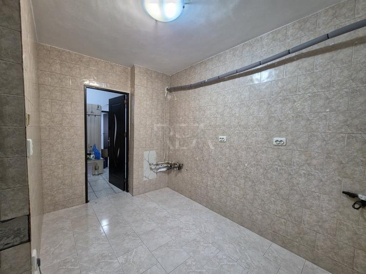Apartament cu 3 camere decomandat în Drumul Taberei