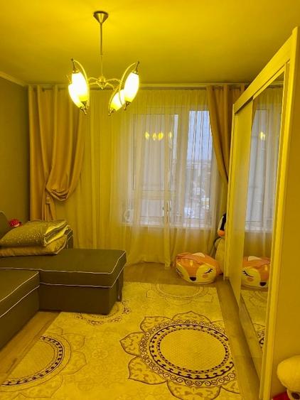 Apartament cu 3 camere decomandat, mobilat în Aradului
