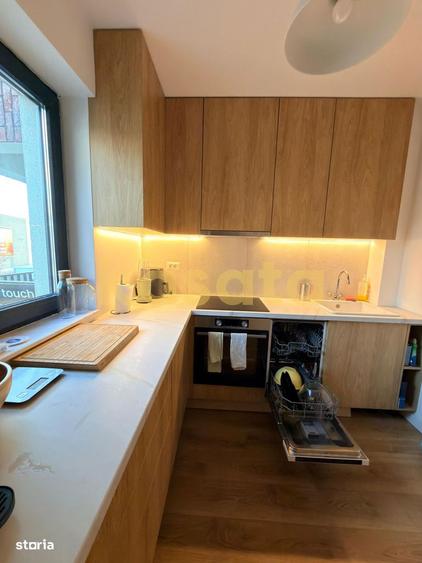 Apartament cu 3 camere, mobilat în Tei
