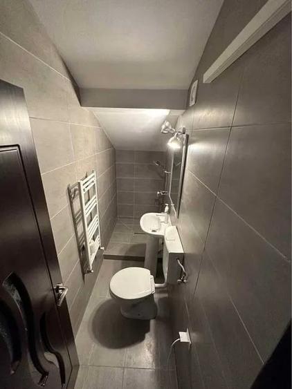 Apartament cu 3 camere semidecomandat, mobilat în Iris