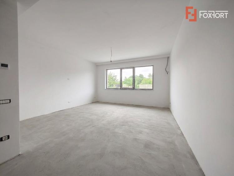 Duplex cu 4 camere semidecomandat cu Canalizare în Giroc