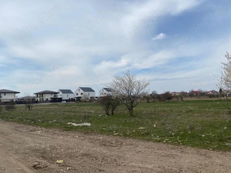 Teren de 937 mp, în Tamași