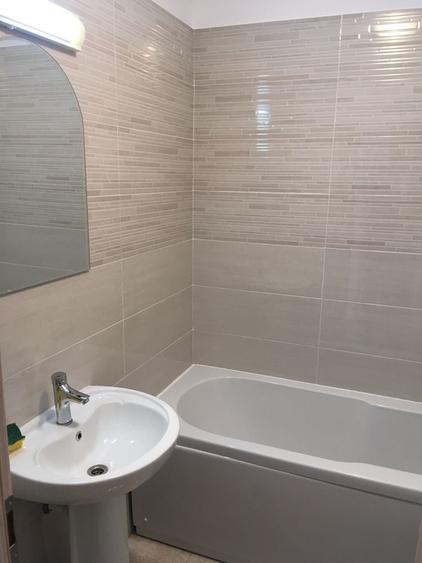 Garsonieră decomandată în Roșu