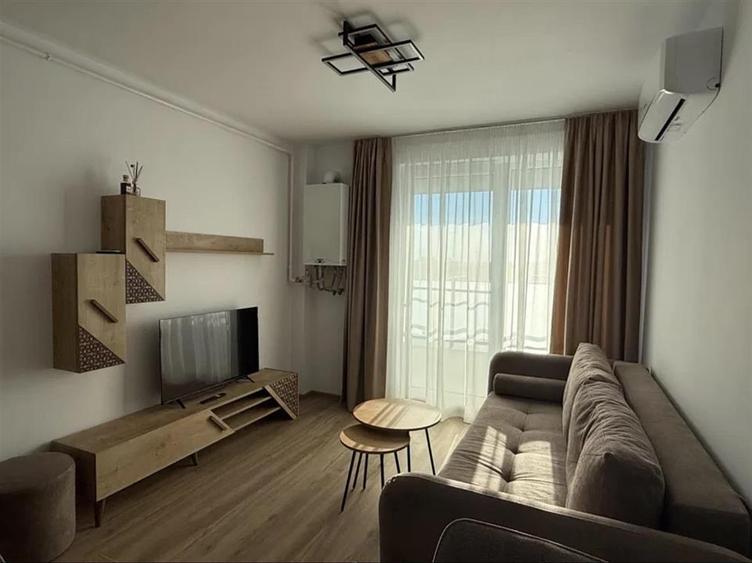 Apartament cu 2 camere semidecomandat în Hotvon