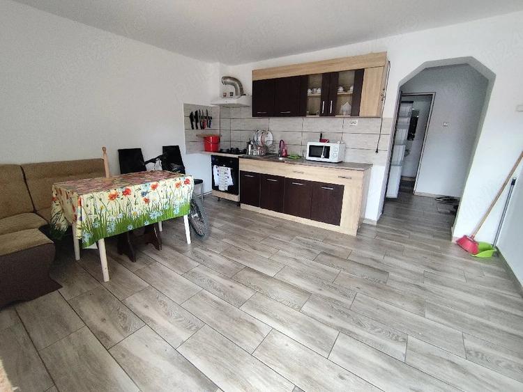 Casă cu 2 camere cu Teren 500 Mp în Central