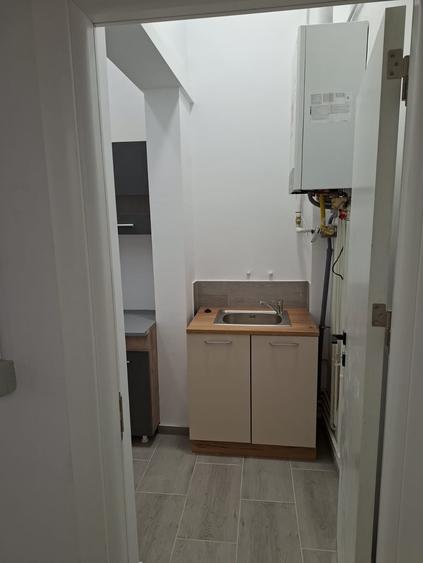 Birou, de 140 mp, în P-ța Unirii