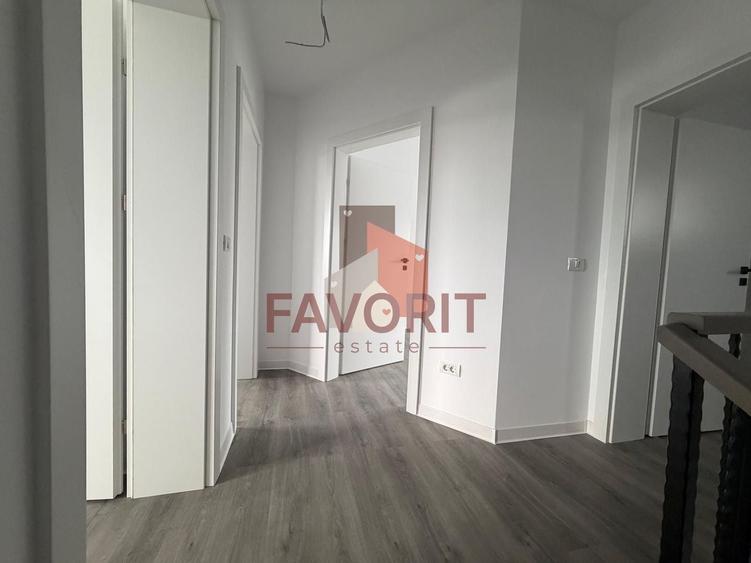 Duplex cu 4 camere cu Canalizare în Utvin