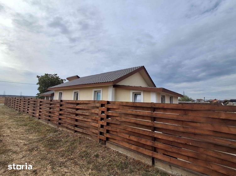 Casă cu Teren 621 Mp în Curtișoara