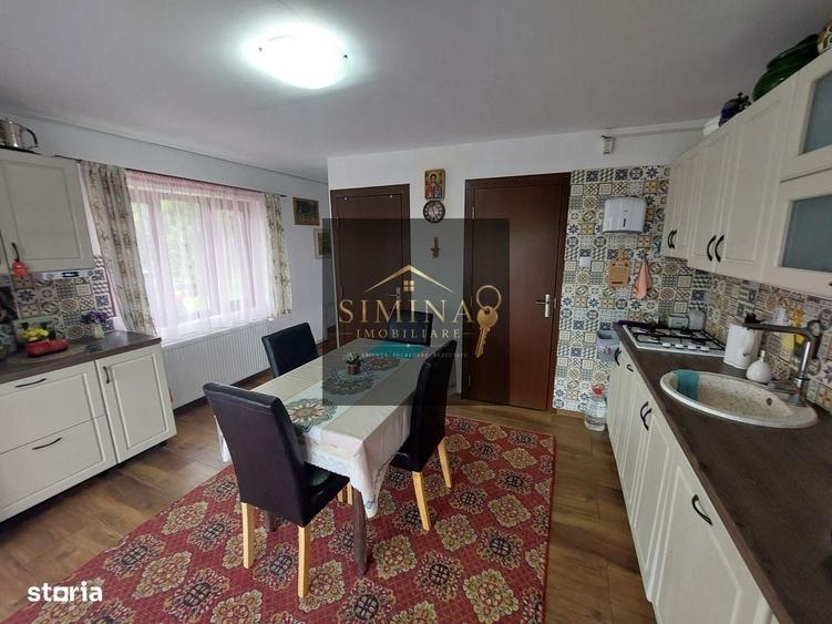 Casă cu 4 camere în Vânători