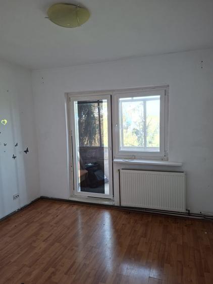 Apartament cu 3 camere decomandat în Popa Șapcă