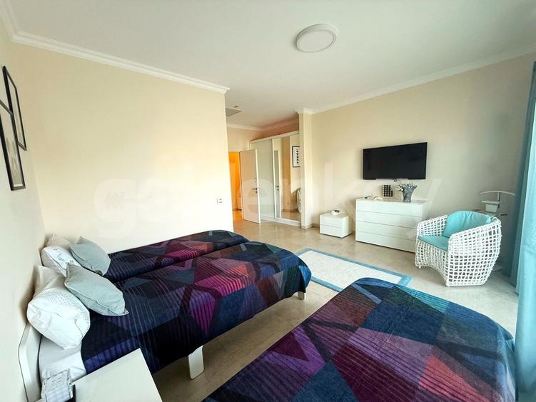 Apartament cu 4 camere decomandat, mobilat în Central