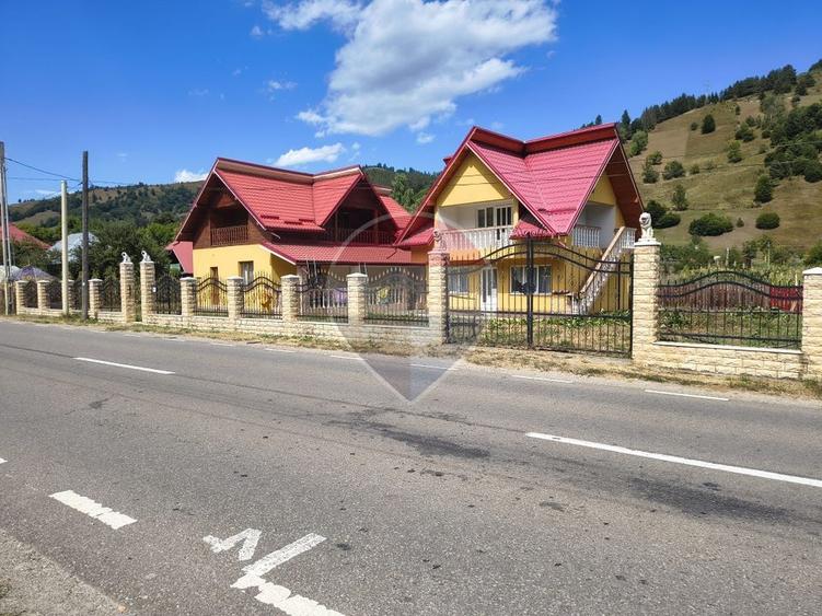 Casă individuală cu 4 camere cu Teren 2089 Mp în Borca