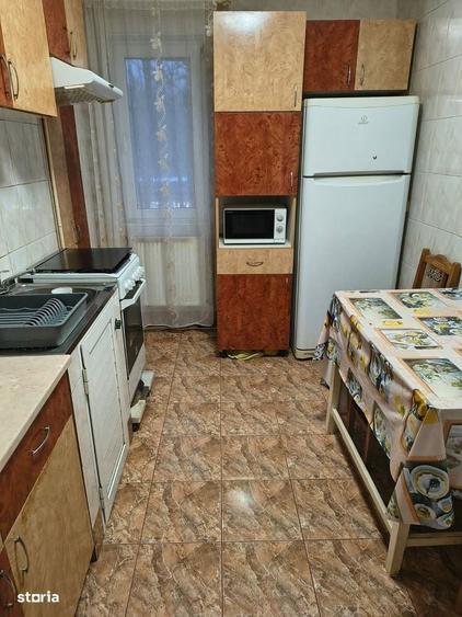 Apartament cu 4 camere decomandat, mobilat în Donici
