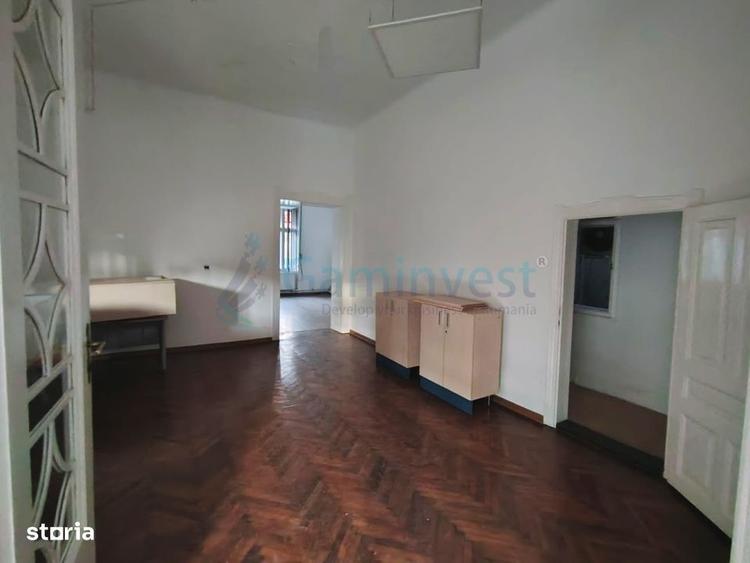 Apartament cu 4 camere în Ultracentral