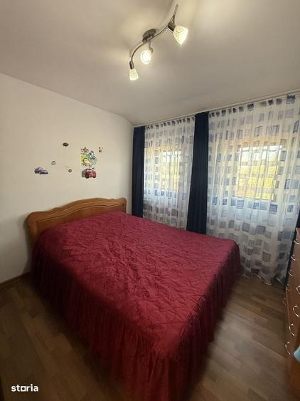 Casă cu 4 camere în Nicolae Bălcescu