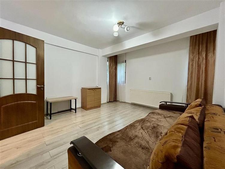 Apartament cu 2 camere decomandat în Aeroport