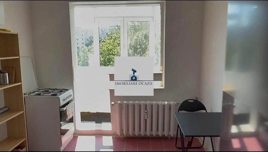 Apartament cu 3 camere decomandat în Berceni