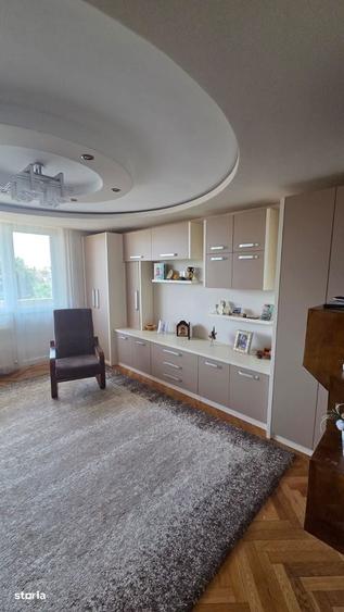 Apartament cu 3 camere decomandat în Cloșca