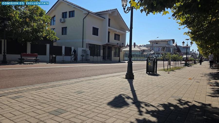 Spațiu comercial, de 50 mp, în Central