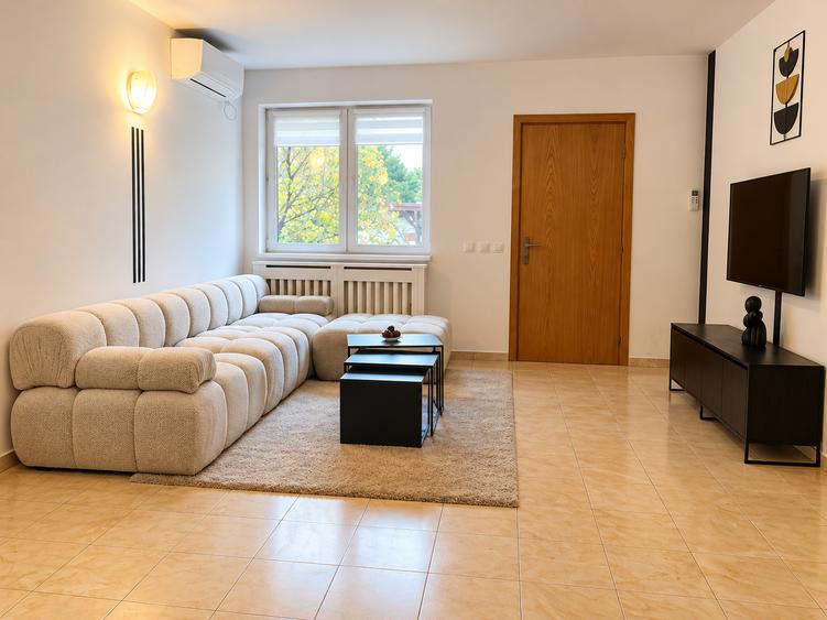 Duplex cu 5 camere cu Canalizare în Central