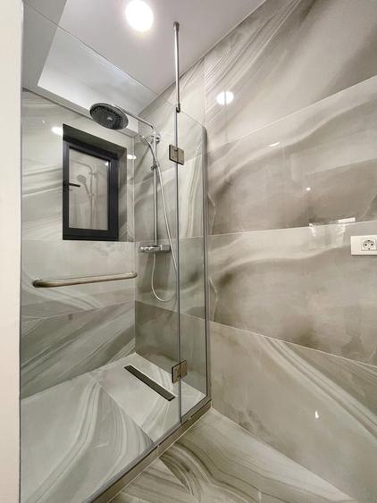 Apartament cu 3 camere decomandat în Polonă