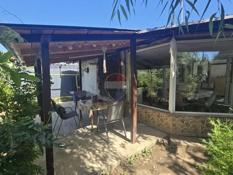 Casă cu 2 camere cu Teren 531 Mp în Central