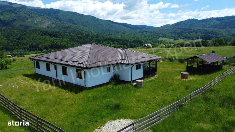 Casă cu 4 camere în Slatina