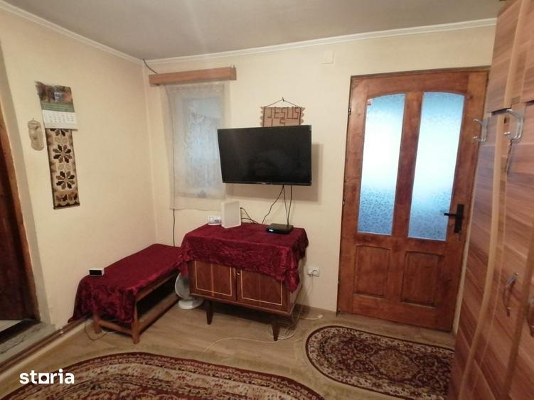 Casă cu 3 camere decomandat cu Teren 2150 Mp în Scorțeni