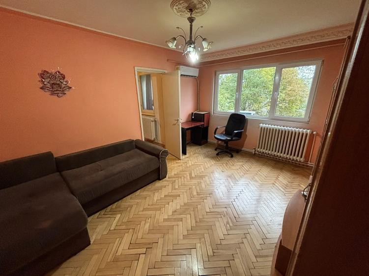 Apartament cu 2 camere semidecomandat în Alexandru cel Bun
