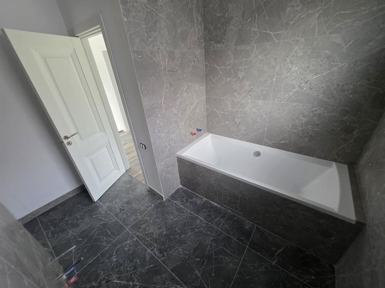 Casă individuală cu 4 camere cu Canalizare în Stupini