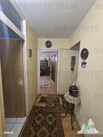 Apartament cu 3 camere în Uverturii